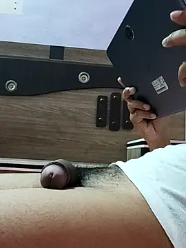 vickymtrb online show from 10-30-25, 06:38