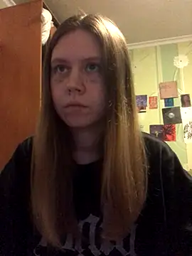 LunaVirelle online show from 10-28-25, 05:12