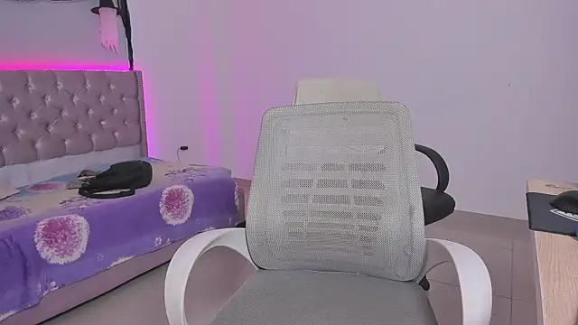 beiby glow online show from 11-02-25, 04:23