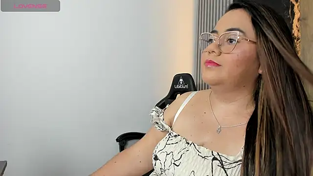 Snapshot of samantha29x_ chatting on 10-16-25, 12:57 samantha29x online show from 10-16-25, 12:57