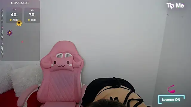Snapshot of Isabella_wish1 chatting on 10-10-25, 02:07 Isabella wish1 online show from 10-10-25, 02:07