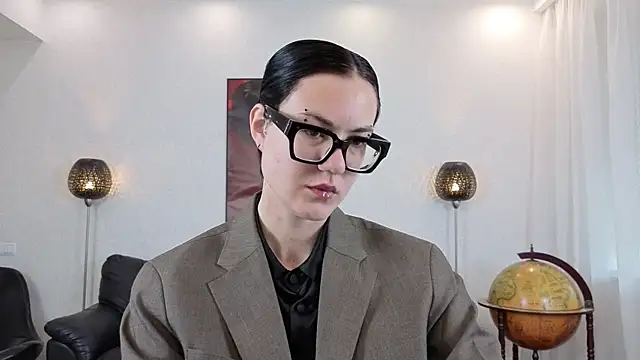 Marie Fitch online show from 05-13-26, 03:57