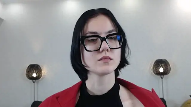 Marie Fitch online show from 11-06-25, 03:43