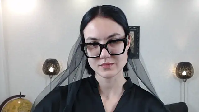 Marie Fitch online show from 10-31-25, 02:02