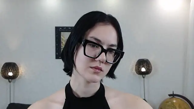 Marie Fitch online show from 11-07-25, 03:44