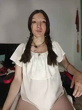 Snapshot of Lucy_colee chatting on 02-23-26, 05:13 Lucy colee online show from 02-23-26, 05:13