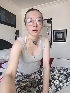 Lucy colee online show from 12-05-25, 02:15