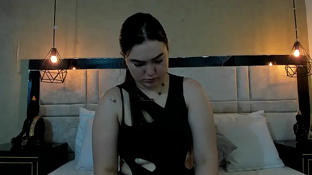 Snapshot of RousseWalker chatting on 11-06-25, 12:20 RousseWalker online show from 11-06-25, 12:20