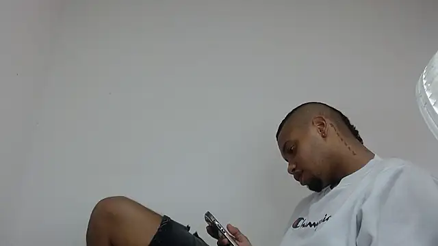 Snapshot of drako_monster chatting on 02-18-26, 09:55 drako monster online show from 02-18-26, 09:55