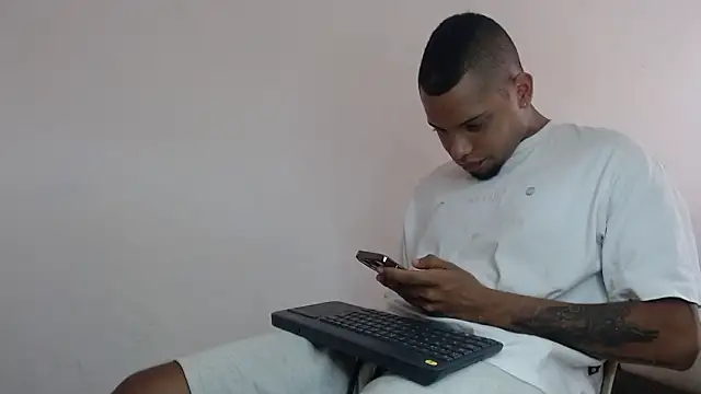 Snapshot of drako_monster chatting on 02-21-26, 03:25 drako monster online show from 02-21-26, 03:25