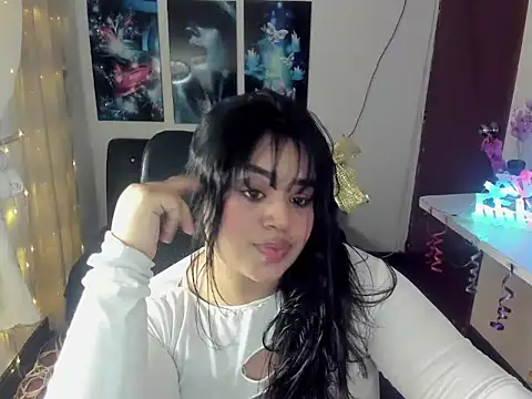 oliviia cute online show from 11-14-25, 05:44