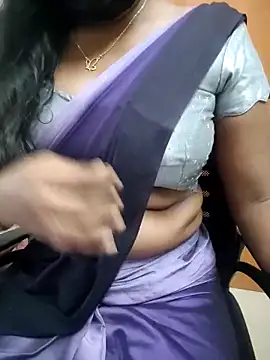Snapshot of Tamilmallu-duskygirl03 chatting on 06-07-26, 05:23 Tamilmallu-duskygirl03 online show from 06-07-26, 05:23