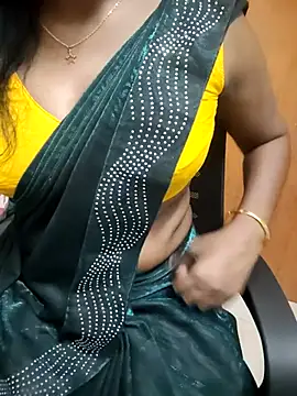 Snapshot of Tamilmallu-duskygirl03 chatting on 06-23-26, 06:33 Tamilmallu-duskygirl03 online show from 06-23-26, 06:33
