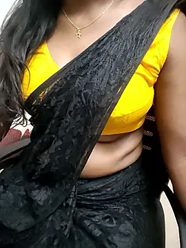 Snapshot of Tamilmallu-duskygirl03 chatting on 06-03-26, 06:03 Tamilmallu-duskygirl03 online show from 06-03-26, 06:03