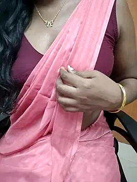 Snapshot of Tamilmallu-duskygirl03 chatting on 07-07-26, 06:47 Tamilmallu-duskygirl03 online show from 07-07-26, 06:47