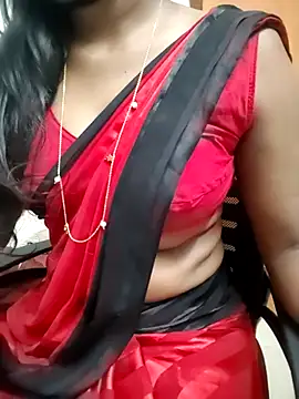 Snapshot of Tamilmallu-duskygirl03 chatting on 06-04-26, 05:34 Tamilmallu-duskygirl03 online show from 06-04-26, 05:34