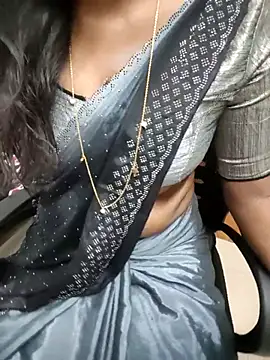 Snapshot of Tamilmallu-duskygirl03 chatting on 06-26-26, 07:25 Tamilmallu-duskygirl03 online show from 06-26-26, 07:25