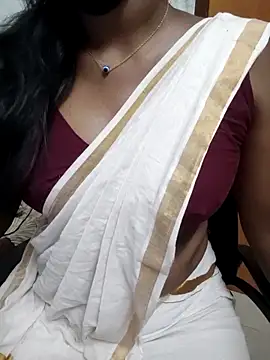 Snapshot of Tamilmallu-duskygirl03 chatting on 06-15-26, 11:54 Tamilmallu-duskygirl03 online show from 06-15-26, 11:54