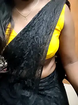Snapshot of Tamilmallu-duskygirl03 chatting on 06-03-26, 05:28 Tamilmallu-duskygirl03 online show from 06-03-26, 05:28