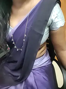 Snapshot of Tamilmallu-duskygirl03 chatting on 07-10-26, 05:40 Tamilmallu-duskygirl03 online show from 07-10-26, 05:40