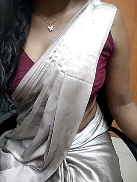 Snapshot of Tamilmallu-duskygirl03 chatting on 06-25-26, 05:05 Tamilmallu-duskygirl03 online show from 06-25-26, 05:05