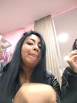 Victoria Jonhss online show from 10-27-25, 11:27