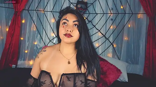 Victoria Jonhss online show from 10-20-25, 10:43