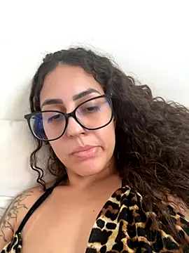 Snapshot of mel_casada chatting on 10-15-25, 07:33 mel casada online show from 10-15-25, 07:33