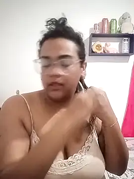 Snapshot of Susana_la_poderosa chatting on 10-12-25, 04:47 Susana la poderosa online show from 10-12-25, 04:47