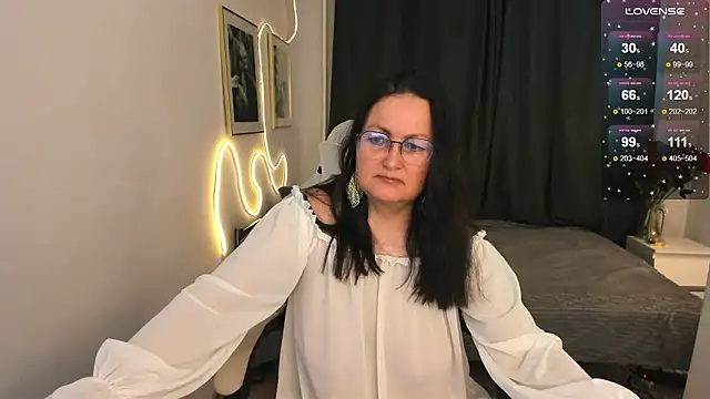 hottyannaa online show from 02-05-26, 02:51