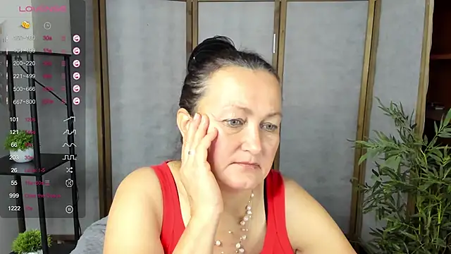 Snapshot of hottyannaa chatting on 10-21-25, 02:55 hottyannaa online show from 10-21-25, 02:55