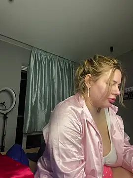 Snapshot of Passion-Blondy chatting on 05-15-26, 07:23 Passion-Blondy online show from 05-15-26, 07:23