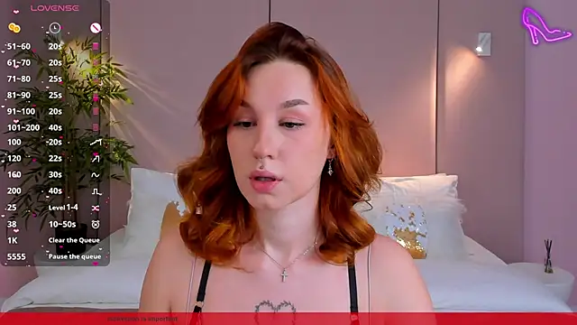 ClaireMathis online show from 10-23-25, 03:32