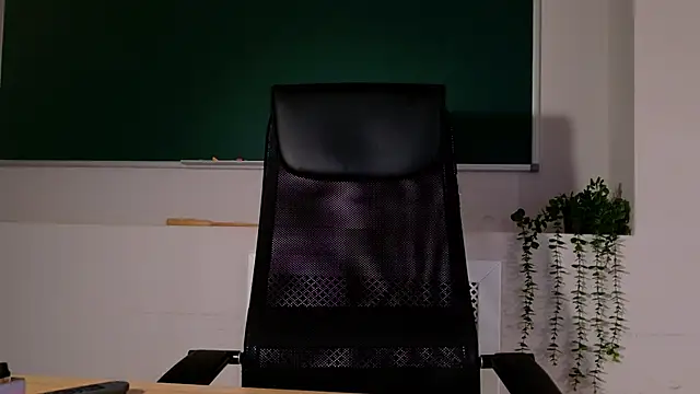 Snapshot of ClaireMathis chatting on 05-28-26, 02:45 ClaireMathis online show from 05-28-26, 02:45