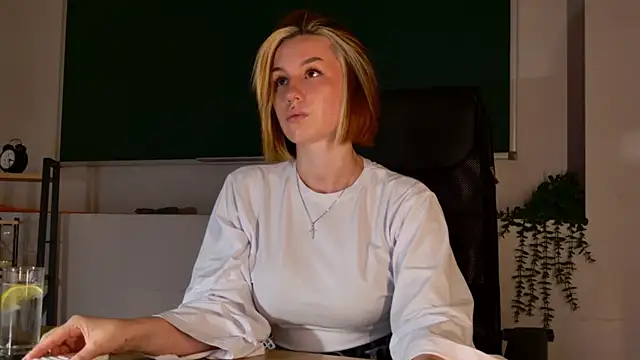 ClaireMathis online show from 07-06-26, 02:46
