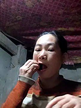 Snapshot of gio-thu chatting on 02-25-26, 05:35 gio-thu online show from 02-25-26, 05:35