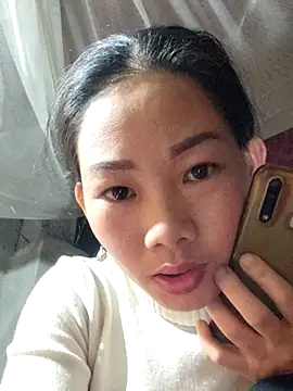 Snapshot of gio-thu chatting on 01-18-26, 04:32 gio-thu online show from 01-18-26, 04:32