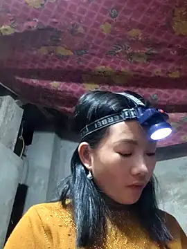 Snapshot of gio-thu chatting on 02-18-26, 09:00 gio-thu online show from 02-18-26, 09:00