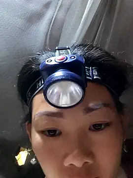 Snapshot of gio-thu chatting on 01-18-26, 04:27 gio-thu online show from 01-18-26, 04:27