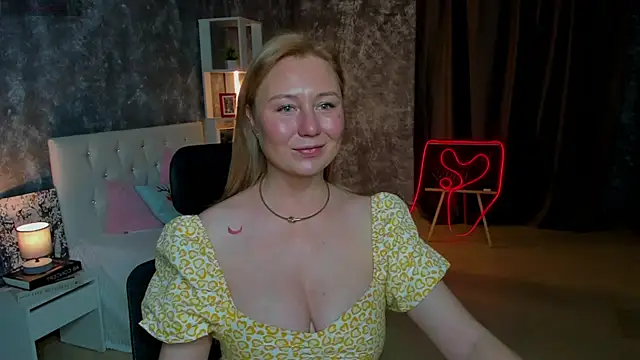 scent  of woman online show from 10-16-25, 01:36