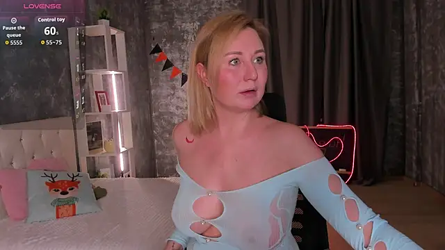 scent  of woman online show from 01-06-26, 01:42