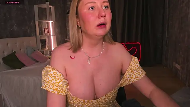 scent  of woman online show from 12-17-25, 01:32