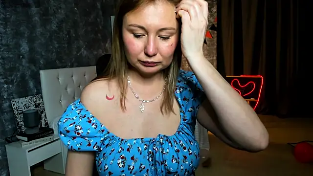 scent  of woman online show from 11-05-25, 01:42