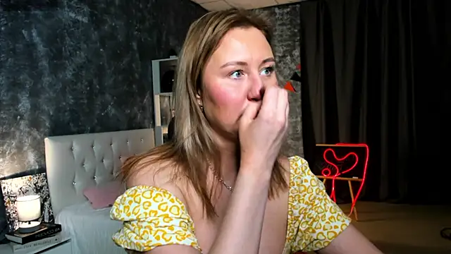 scent  of woman online show from 11-04-25, 01:31