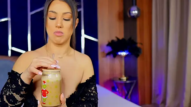 Talia Lure online show from 11-29-25, 07:19