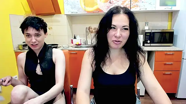 Victoria Panther online show from 12-18-25, 11:25