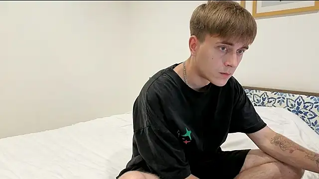 uwucutieboy online show from 10-13-25, 01:56
