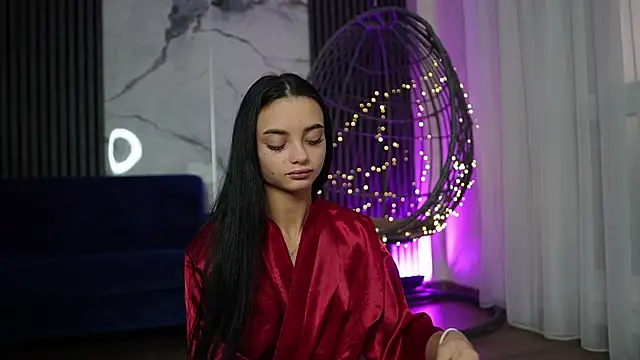 RachelRavee online show from 11-25-25, 05:08