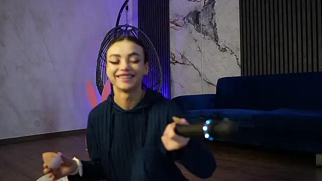 RachelRavee online show from 04-11-26, 04:20