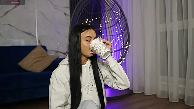 RachelRavee online show from 12-03-25, 04:57